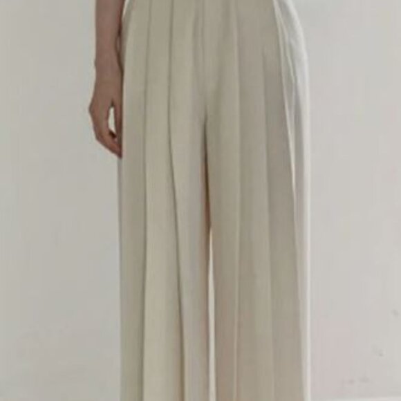 Pleated High Waist Wide Leg Pants - Picture 5 of 10